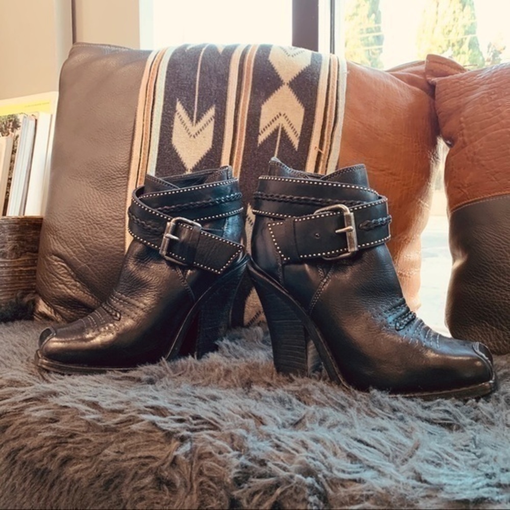 BARBARA BUI Leather ankle size 6